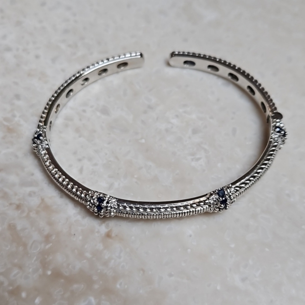 😍Judith Ripka 925 Silver Sapphire Hinged Bangle😍NWOT